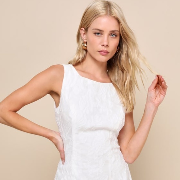 Lulus Dresses & Skirts - Lulus Exquisite Moments White Floral Jacquard Sleeveless Mini Dress - Size XL